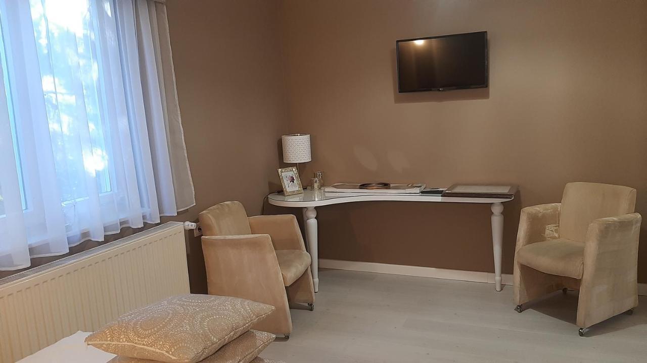 Glamour Apartman Gyula Exterior photo