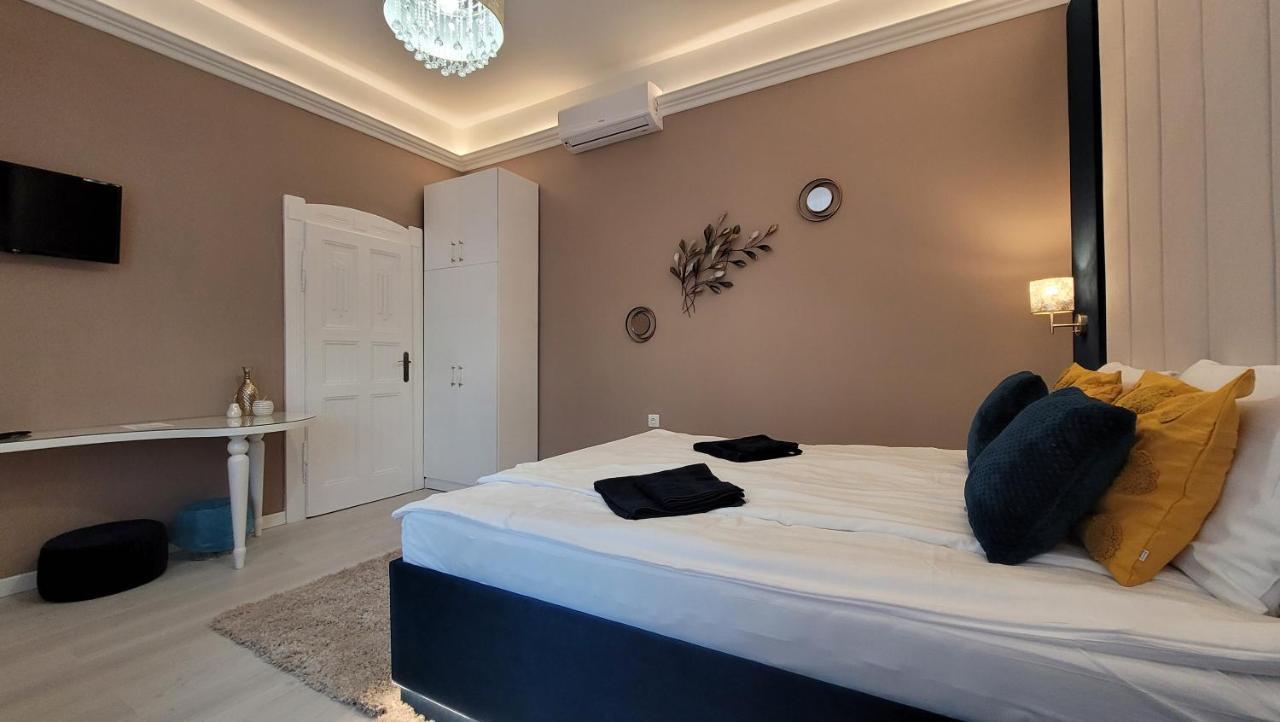 Glamour Apartman Gyula Exterior photo