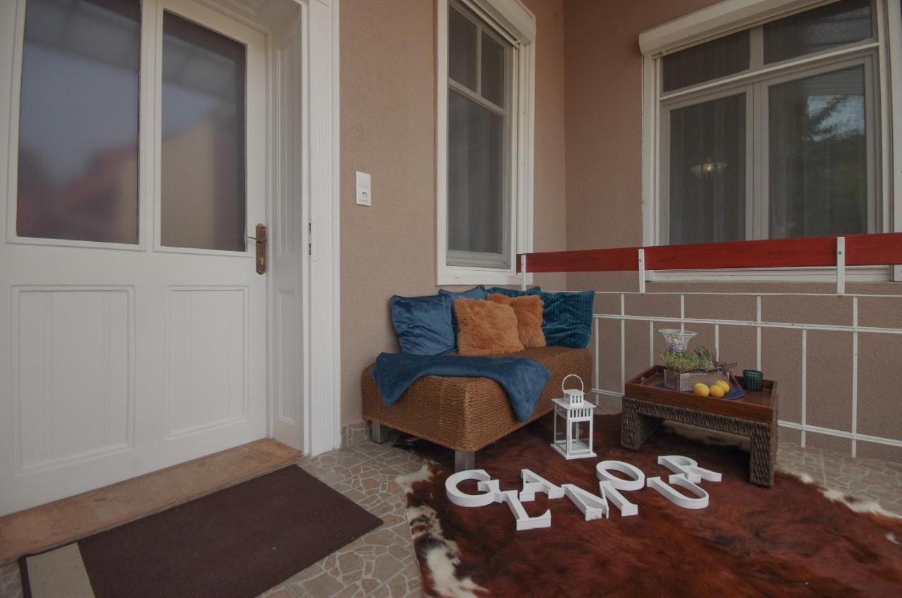 Glamour Apartman Gyula Exterior photo